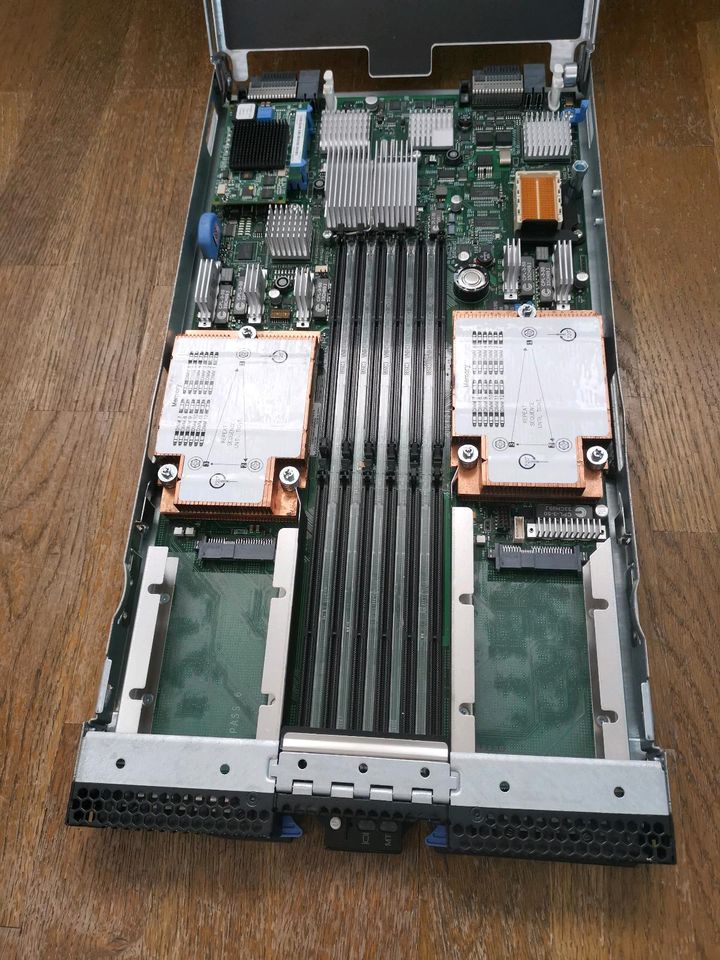 Blade Server von IBM 2 CPUs, 0 Ram, 0 Disks in Saarbrücken