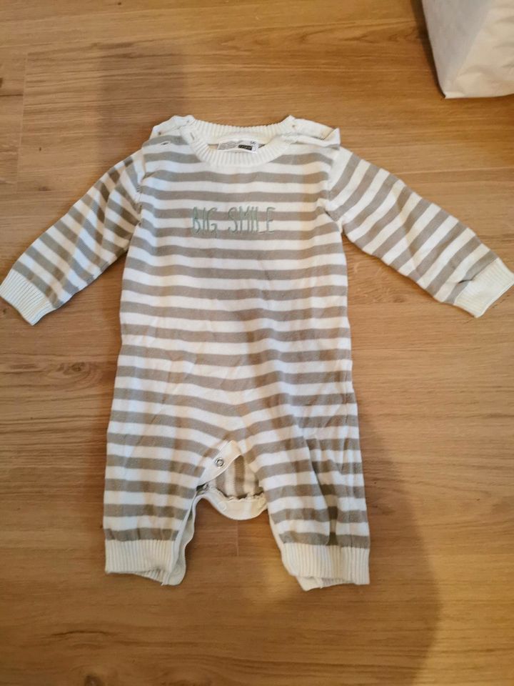 Strampler/Overall Baby in Utscheid