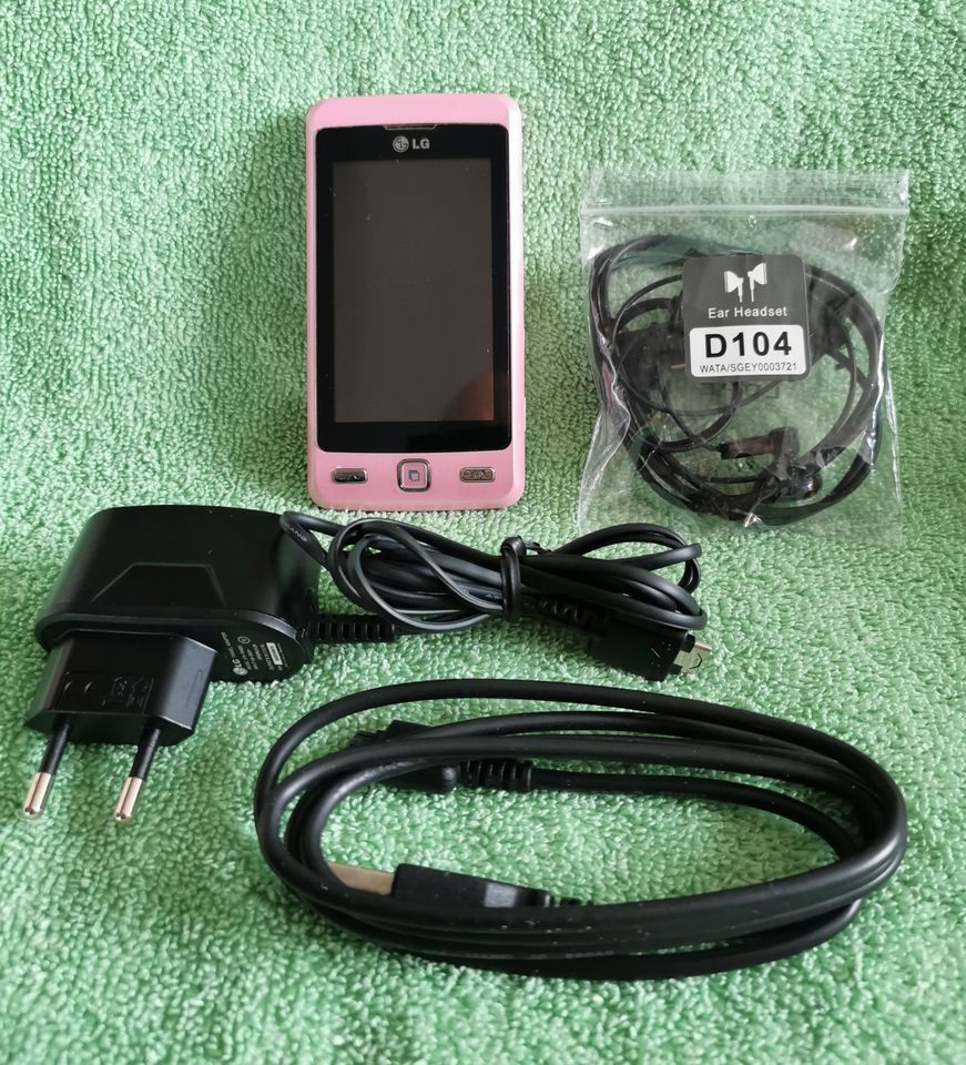 Altes LG KP501 Handy in Rosa in Villingendorf