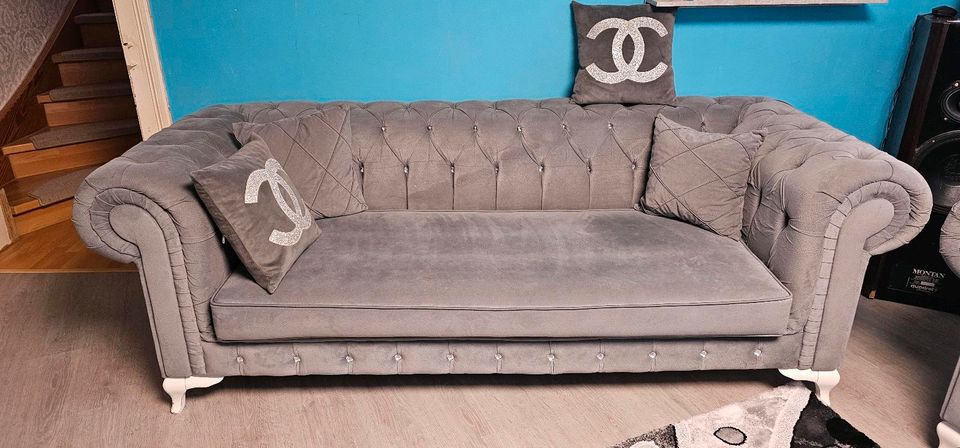 Chesterfield Couch in Quirnheim