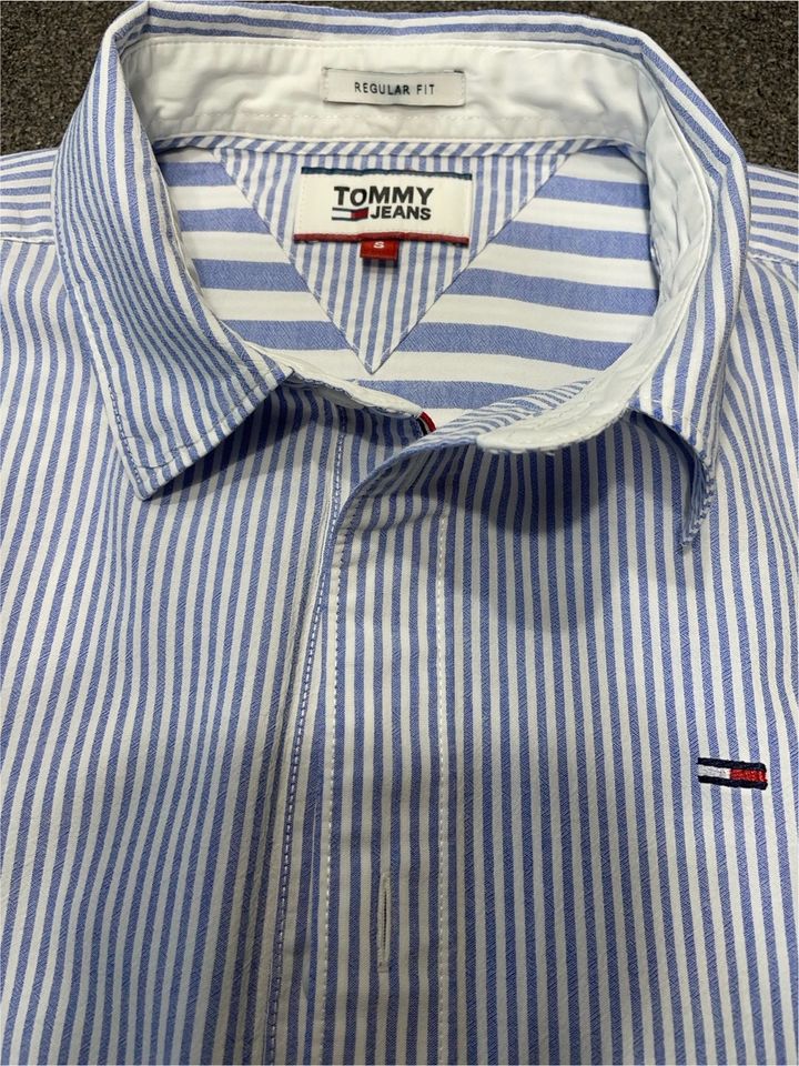 Tommy Hilfiger Hemd, Gr. S, blau-weiß gestreift ***Top*** in Herzberg am Harz