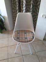 2 Stühle Stuhl Design weiß ähnlich Eris kaum benutzt Kreis Pinneberg - Moorrege Vorschau