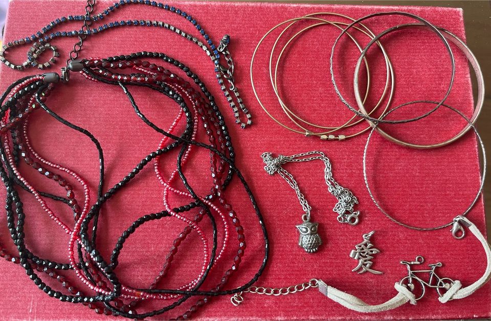 Modeschmuck Konvolut 2000er Eule Strass Silber Schmuck Ketten ri in Beckingen