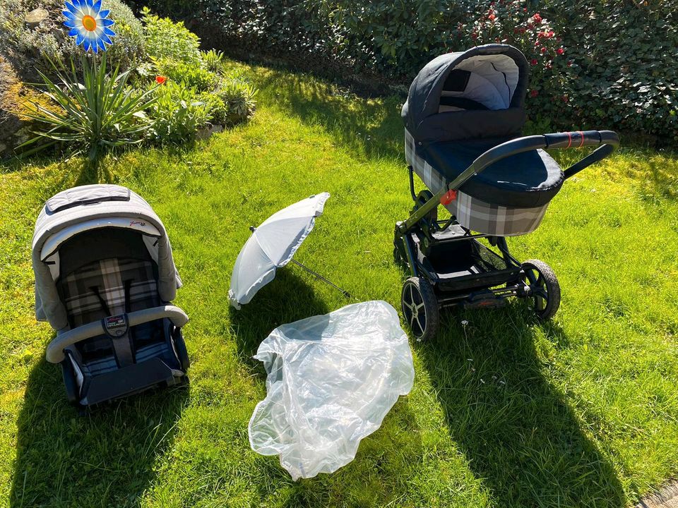 Kinderwagen Hartan Vip, Babywanne, Buggyaufsatz und Zubehör in Blaibach