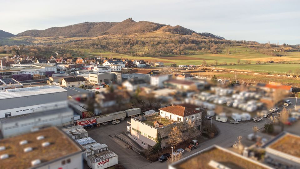 ++ Lagerhallen, Büros und Penthouse zum Wohnen ++ in Bissingen an der Teck