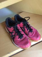 Asics Sportschuhe/Hallenschuhe Gr. 38 Niedersachsen - Damme Vorschau