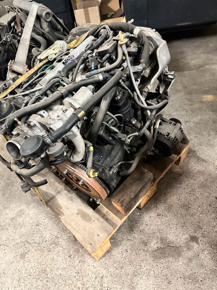 Alfa Romeo JTD Motor 2002 Engine Zylinderkopf Einspritzdüse in Preußisch Oldendorf