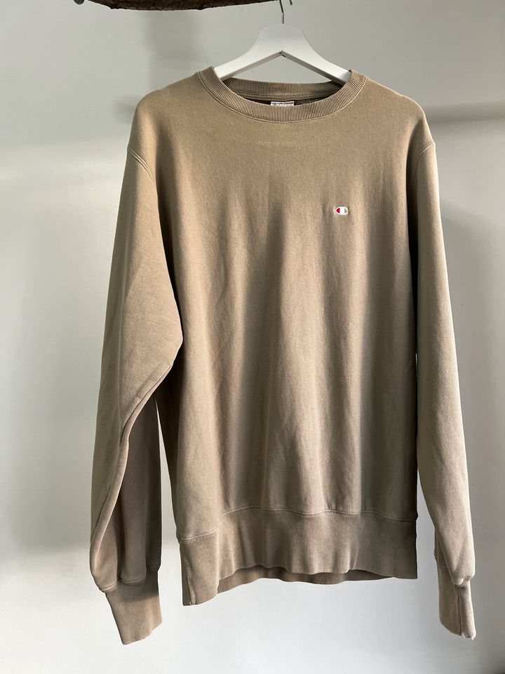 Champion Creme Pullover in München