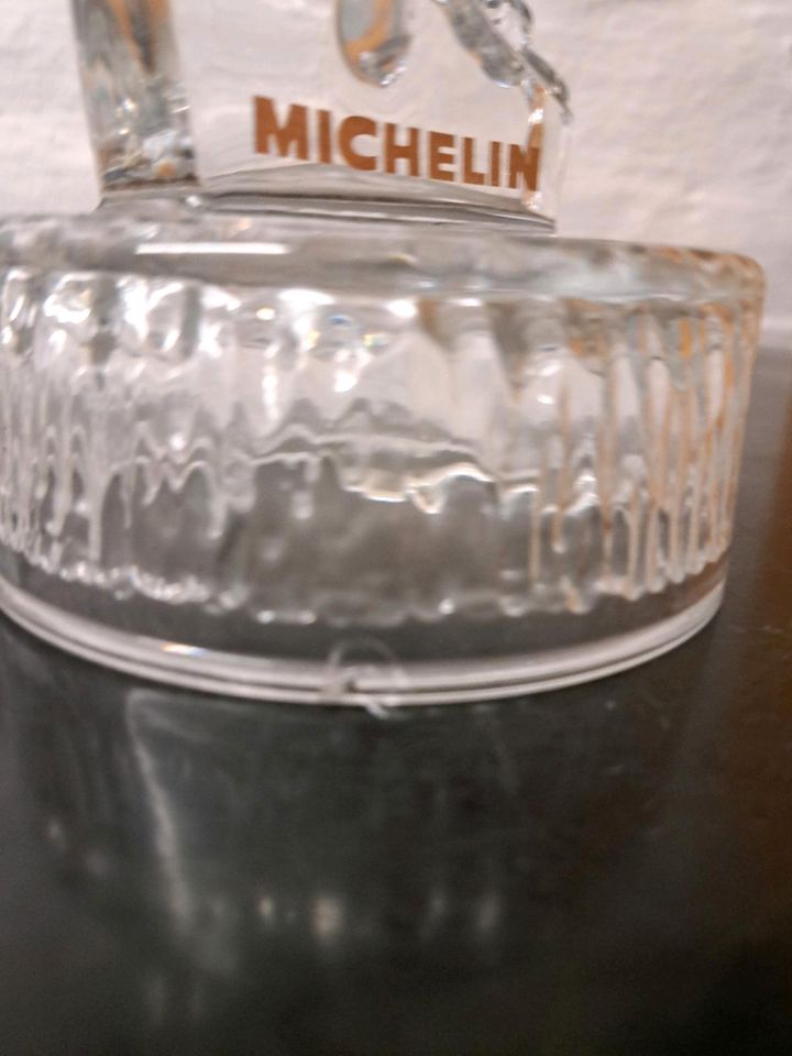 Michelin Männchen Glasfigur Dunlop Firestone in Berlin