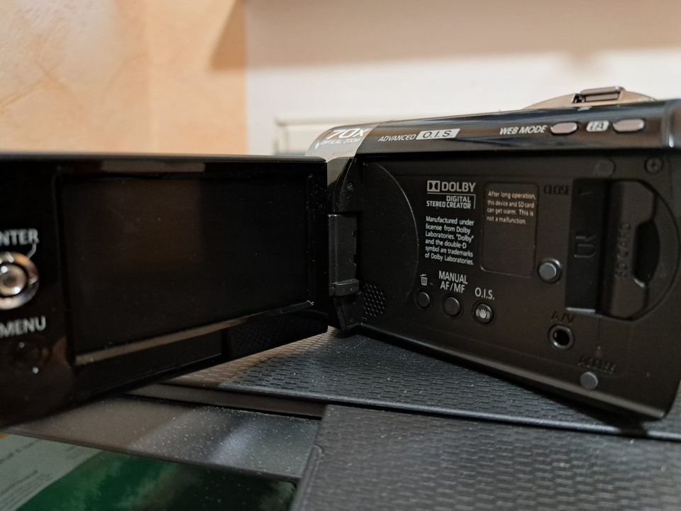 Panasonic SDR-H80 HDD Digital Camcorder mit Stativ und 2x Akku in Pohlheim