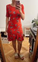 Italienisches Sommerkleid rot mit Rückenausschnitt Gr 36 München - Au-Haidhausen Vorschau