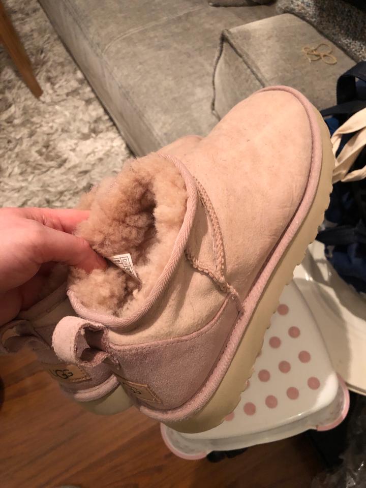 UGG Boots rosa Classic Ultra Mini NP: 170€ Gr.40 kurz modern in Hamburg