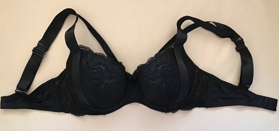 Hunkemöller Gr. S / 34 E schwarz BH Bügel spitze Bustie TOP in Hersbruck