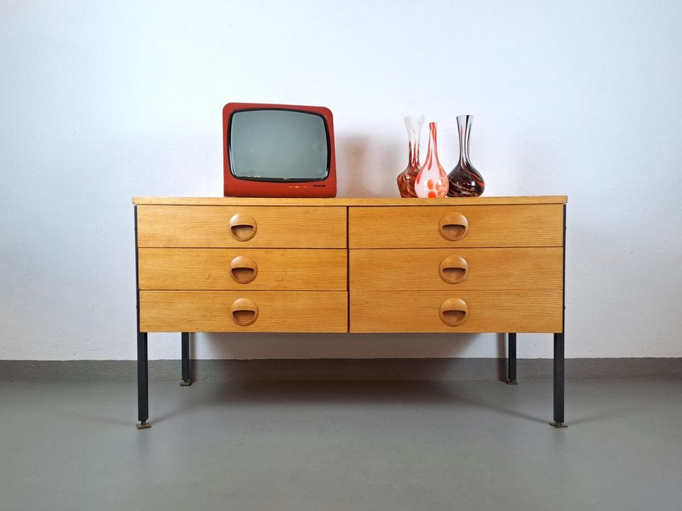 Kommode Hellerau 430 Nebelung Sideboard Esche 60er Jahre Vintage in Dresden