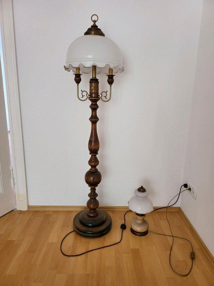 Standlampe, Stehleuchte, Tischleuchte, Glaslampenschirm, Holz in Berlin