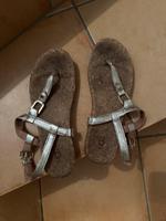 UGG Sandalen Goldfarben Gr. 40 Rheinland-Pfalz - Trierweiler Vorschau