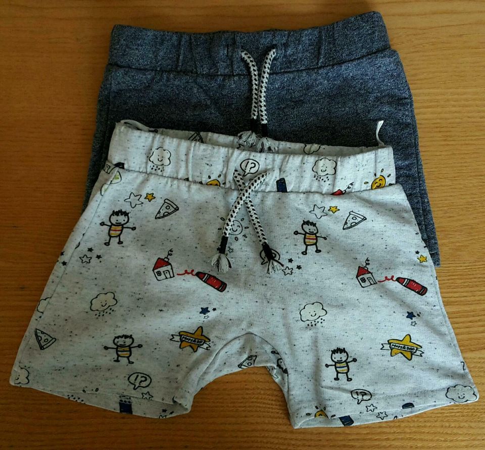 2 Shorts von C&A in Größe 92 in Rimbach