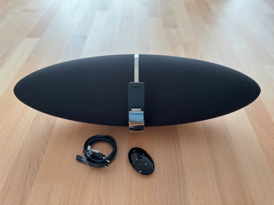 Bowers & Wilkins Zeppelin 1. Gen schwarz/ chrom in Lörrach