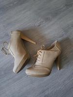 hohe Schuhe in beige Bochum - Bochum-Ost Vorschau