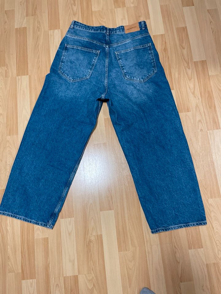 Blaue Pull & Bear Baggy Jeans in Landau a d Isar