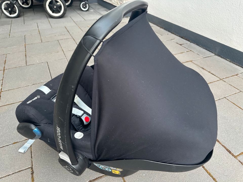 Maxi Cosi I-Size Pebble incl. Neugeboreneneinsatz in Köln