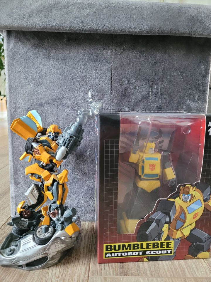 TRANSFORMERS - 2X Bumblebee PVC Statue ( movie & vintage ) in Rümmelsheim