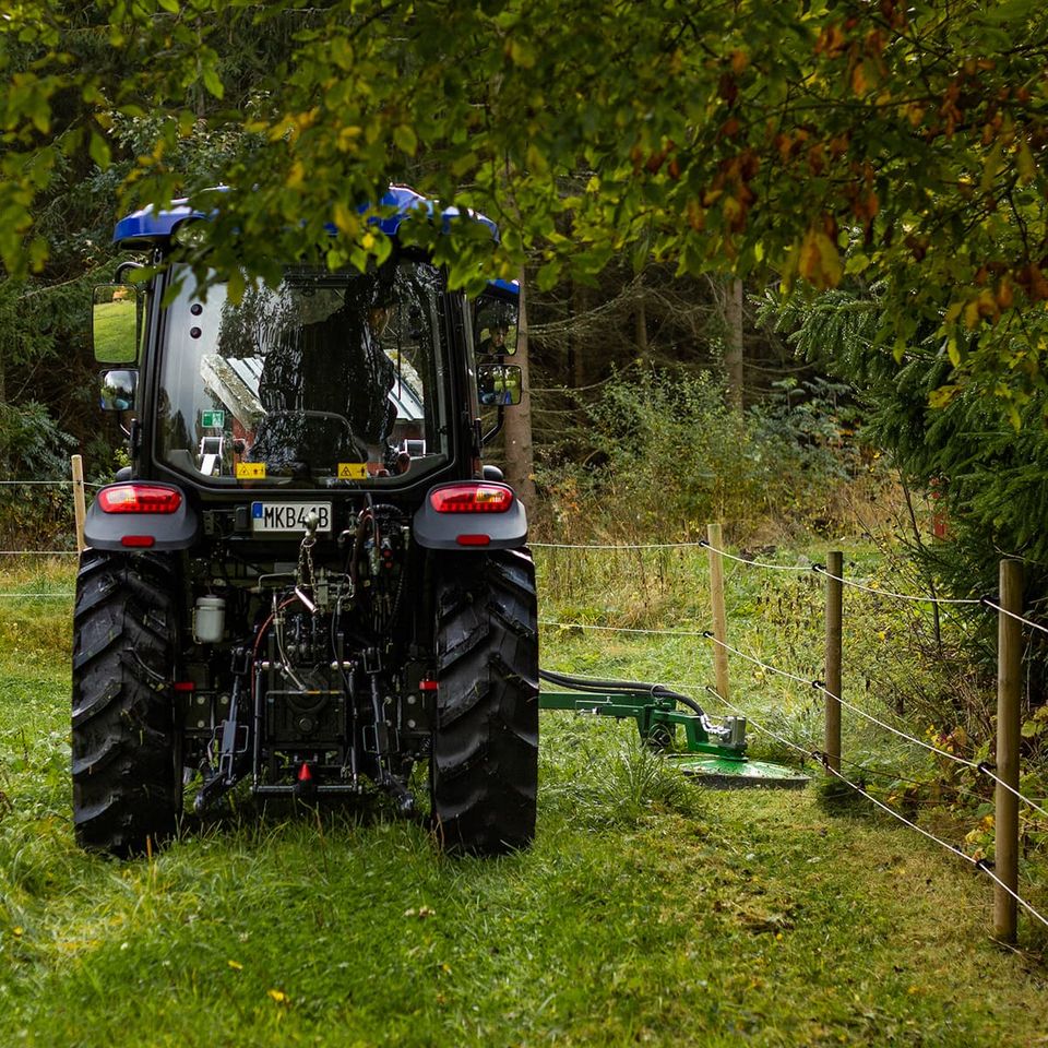 Hydraulischer Zaunmäher Mäher Weidepflege Mulcher Mulchgerät in Ravenstein