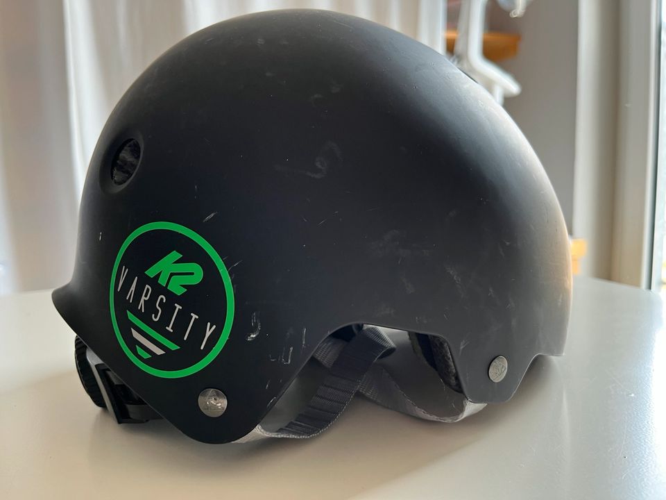 K2 Varsity Skater Helm schwarz Fahrradhelm Schutzausrüstung in Hamburg