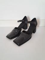Leder Riemchen Pumps mit Karree-Kappe, schwarz, Größe 37 Niedersachsen - Lüneburg Vorschau