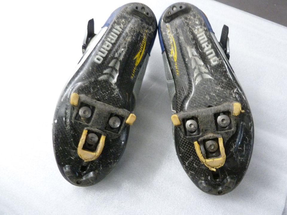 SHIMANO-Rennradschuhe, Carbon-Sohle, Gr.42 (effektiv 41) in Weilburg