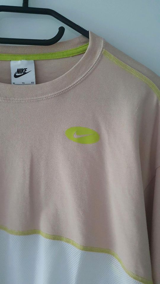 Nike Mädchen Pullover Gr 156/166 XL in Oderberg