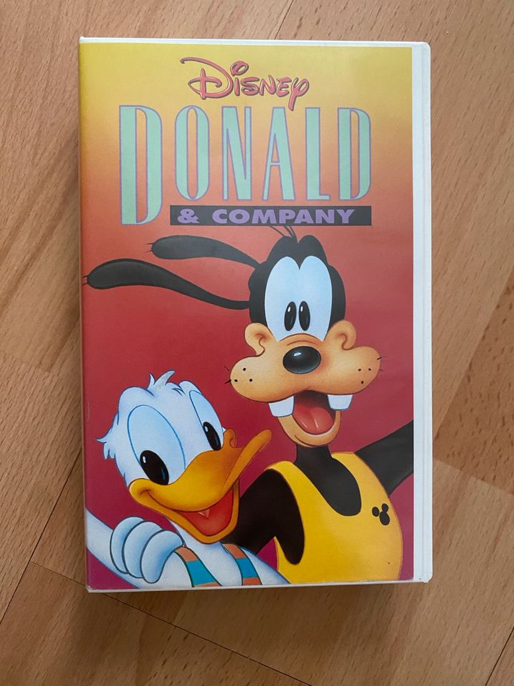 Walt Disney VHS mit Hologram Donald&Company zu verkaufen in Worms