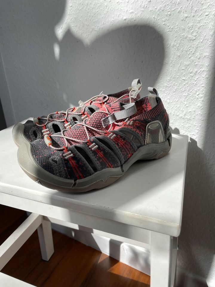 NEU Keen Sandalen Gr. 36 Seacamp Trekking Strandschuhe in Köln