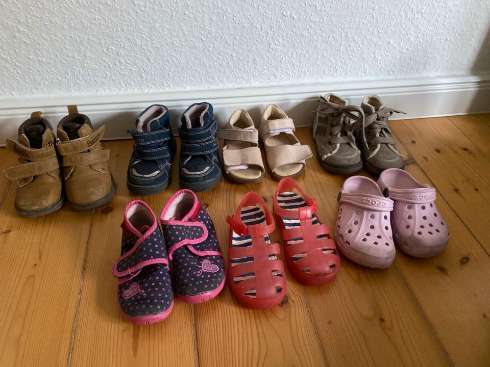 Kleinkind Schuhe 15-18 Monate (Größe 21) in Düsseldorf