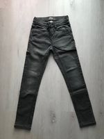 S.Oliver Skinny - Jeans, Jungen / grau Größe 152/reg wie neu! Baden-Württemberg - Wiernsheim Vorschau