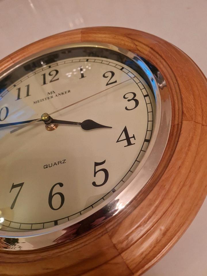 Vintage 80s 90s Wanduhr Meister Anker Quartz im Holzrahmen in Berlin