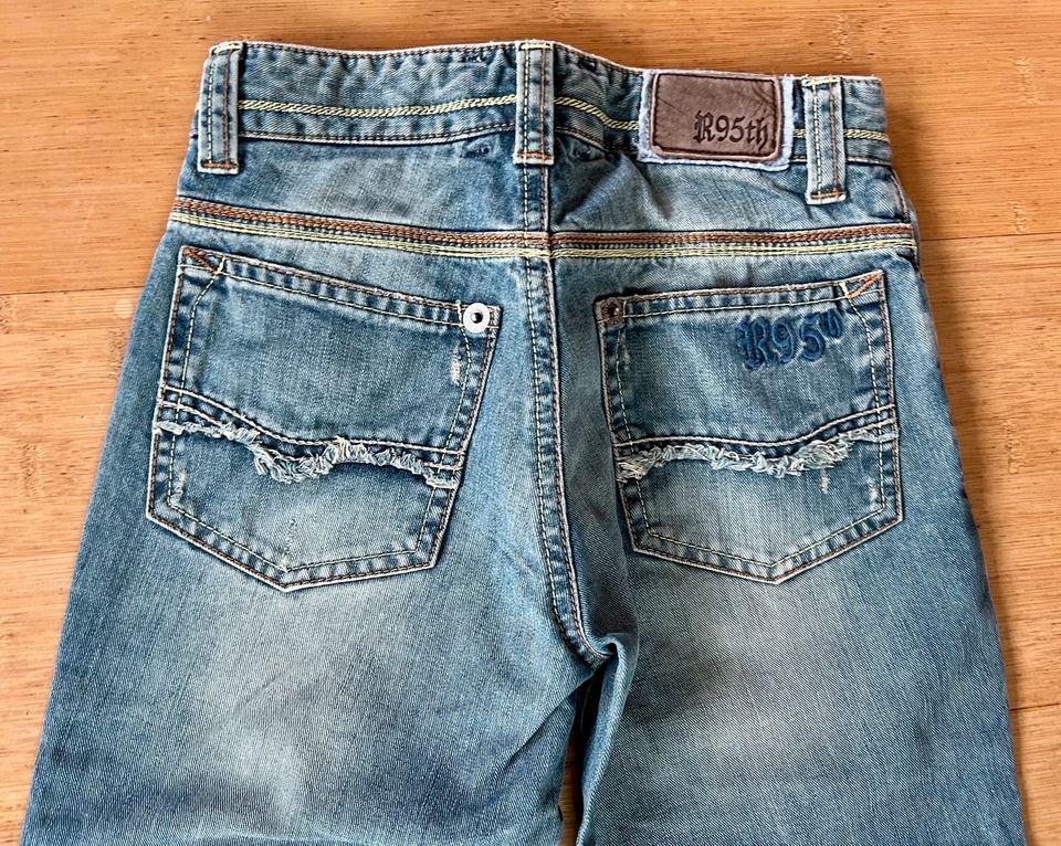 Coole Jeans R95th Gr. 140, 10 J. Gerades Bein weiter geschnitten in Stadtbergen