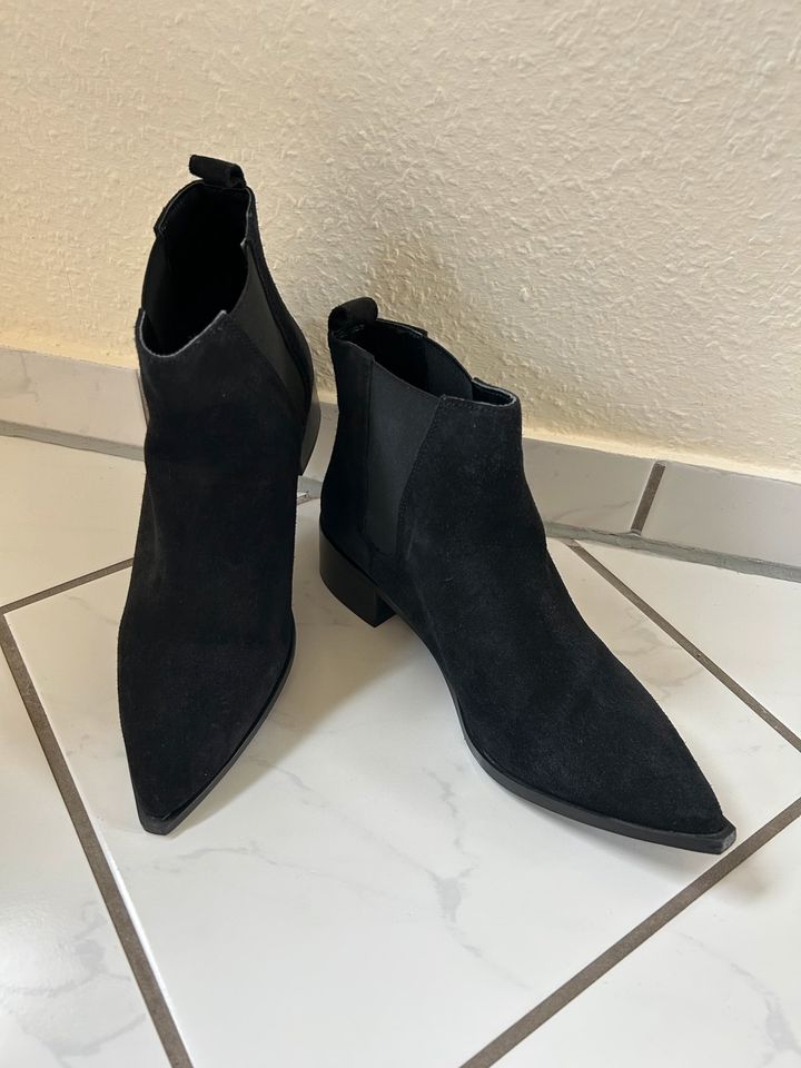 schicke Stiefeletten schwarz spitz Gr 39 Wildleder-Optik in  Nordrhein-Westfalen - Paderborn | eBay Kleinanzeigen ist jetzt Kleinanzeigen