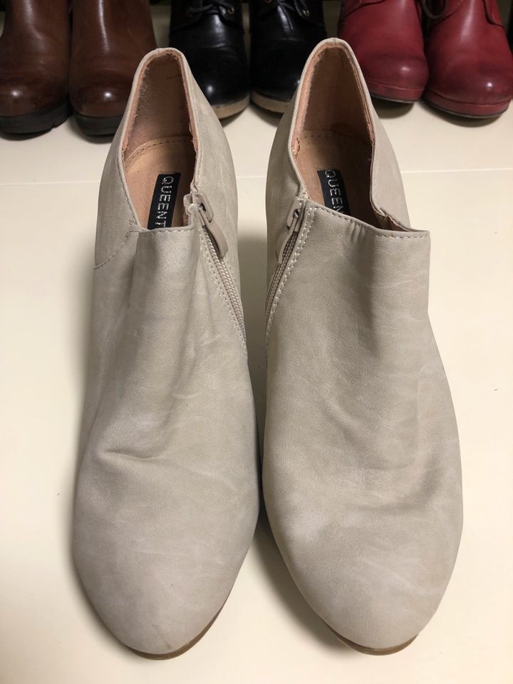 High Heels, Gr.41, beige, Queentina, 9cm in Stuhr