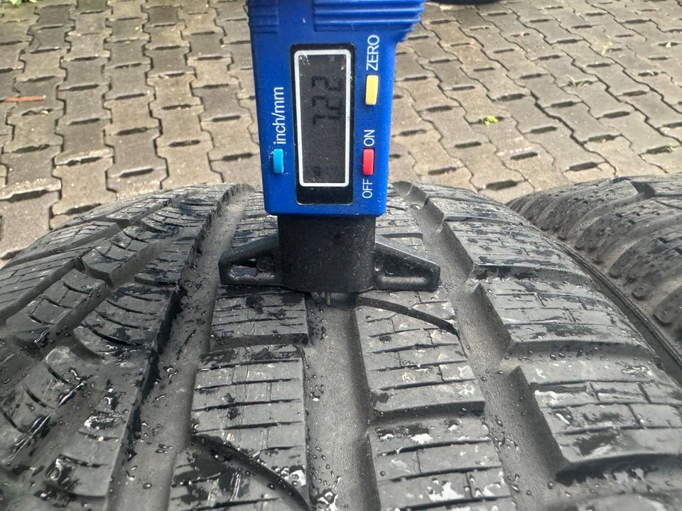 2x Neuwertige Winterreifen (((235/45 R18 98V XL))) PIRELLI in Herne