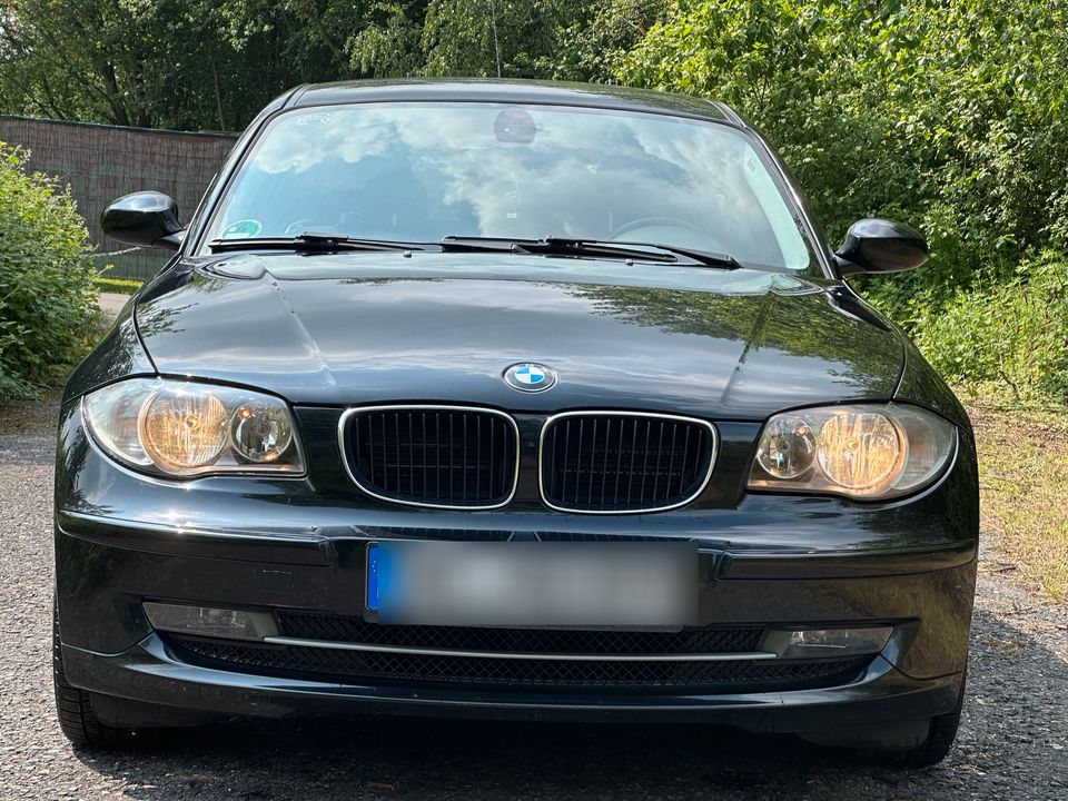 BMW 1er 118i in sehr gut  Zustand in Aachen