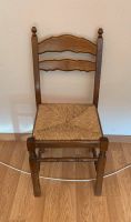 6 Stühle aus Holz mit Bast-Sitzfläche und Tisch Niedersachsen - Buxtehude Vorschau