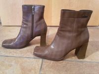 Fast neu S.Oliver Stiefel Stiefeletten Schuhe Damen braun Gr. 38 Hessen - Friedberg (Hessen) Vorschau