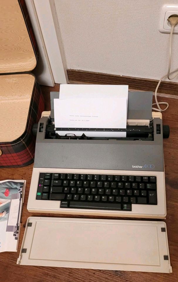 Elektrische Schreibmaschine "Brother AX-10" in Moers
