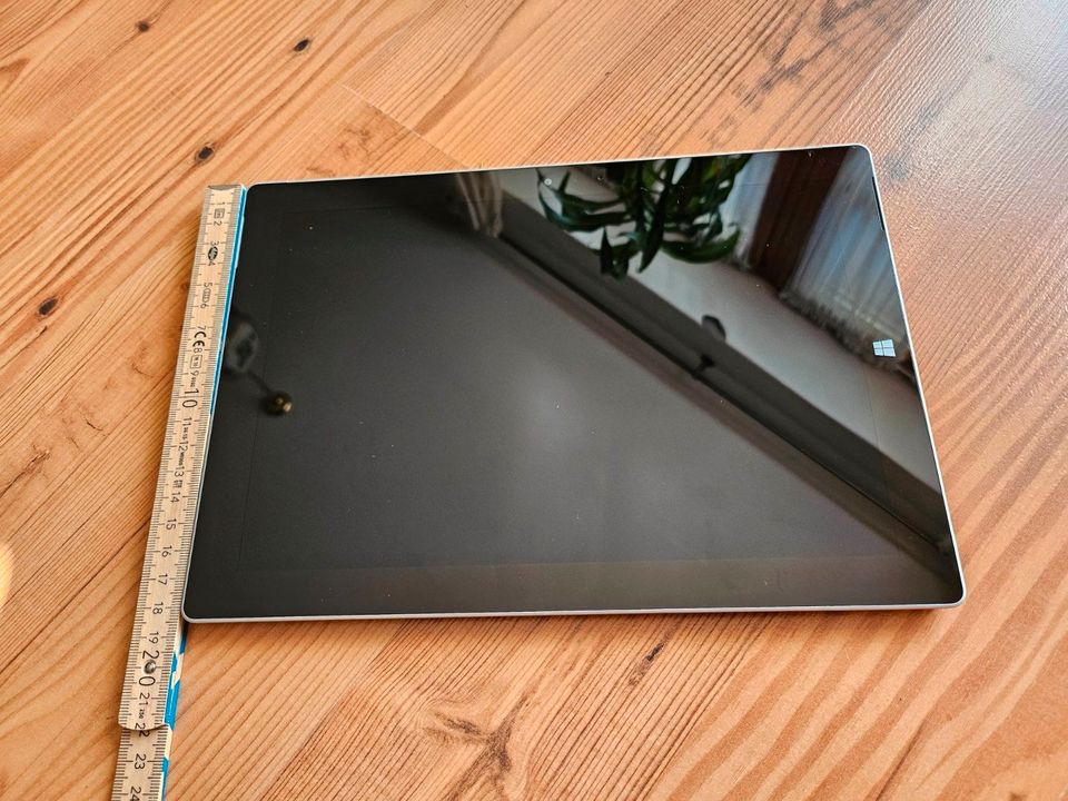 10,8 Zoll Microsoft Surface 3 128GB (1657), Tablet/Convertible in Übersee