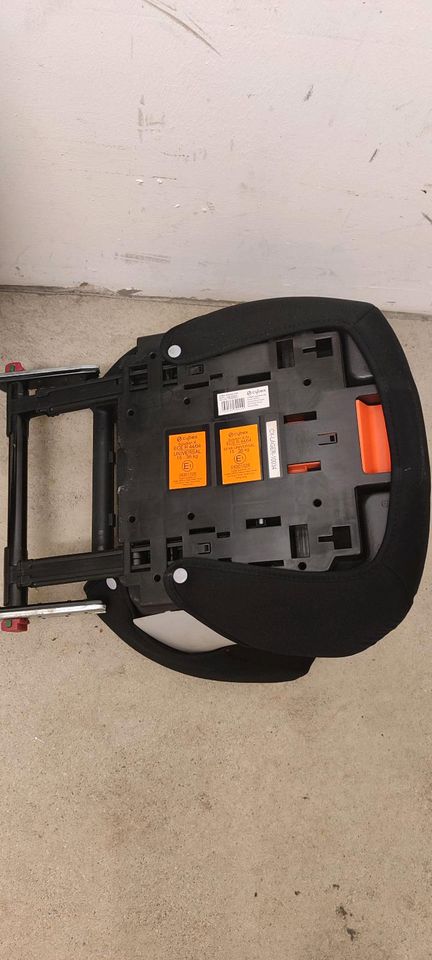 Kindersitz Cybex Solution X-fix 15-36 kg in Köln