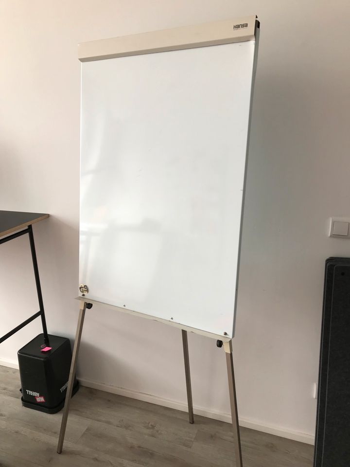 Hansa Flipchart mit Ständer Dreibein Board Weiß Büro Office in Berlin