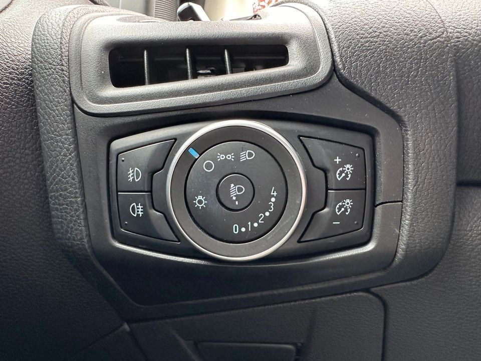 Ford Focus Lim. Business BLUETOOTH WINTERRÄDER SHZ in Unterschneidheim