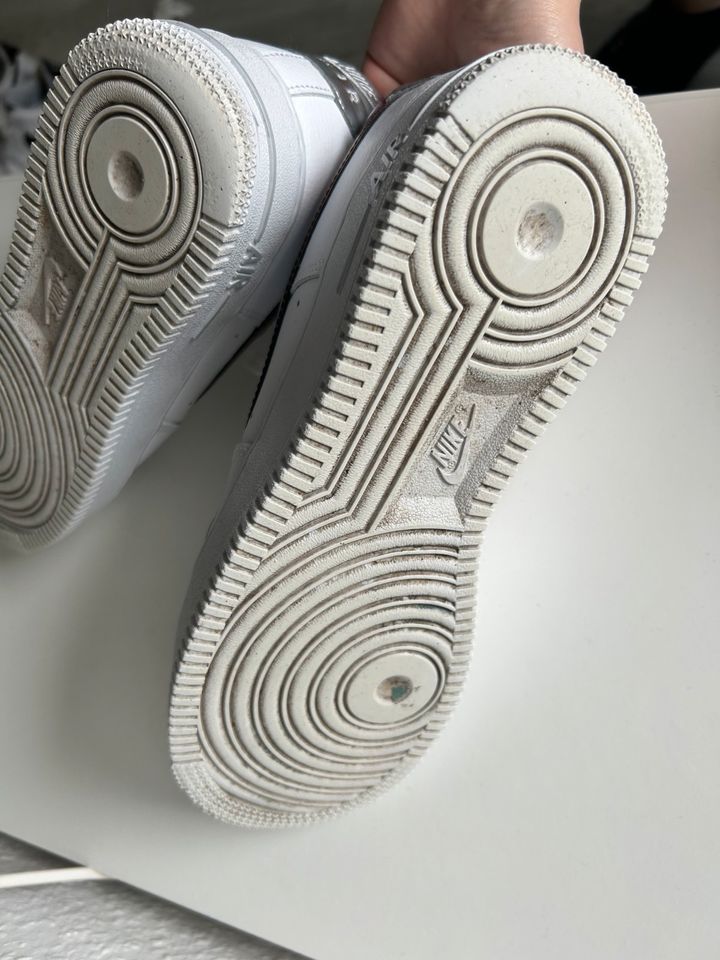 Nike Air Force 1 ‘ 07 Weiß Rot Silber  sneaker Schuhe in Essen