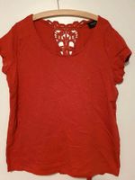 T-Shirt/Bluse, rot mit Stickerei, Größe L 44 Bayern - Massing Vorschau